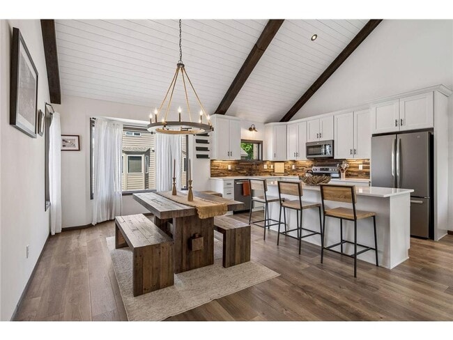 Building Photo - 2831 Kenwood Isles Dr