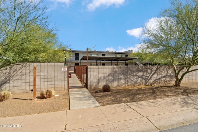 Photo - 1707 N 18th St Unit B9