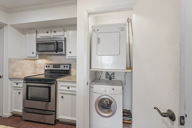 Photo - 2800 Jeanetta St