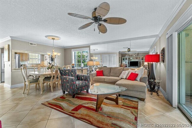 Photo - 338 Waterside Dr