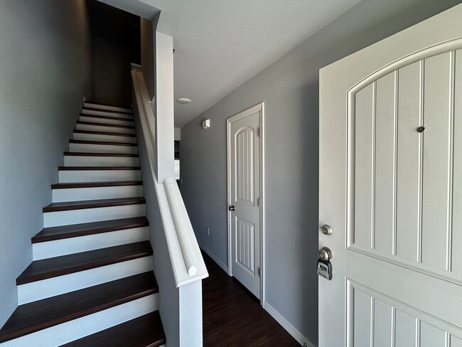 Photo - Townhouse with Garage - Minutes from Downt... Unit 624-1