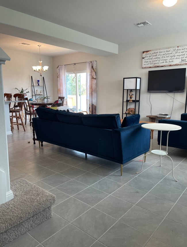 Photo - 588 Ferrule Dr