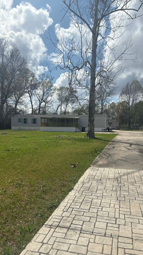 Photo - Charming 3 Bed, 2 Bath Home in Prairieville!