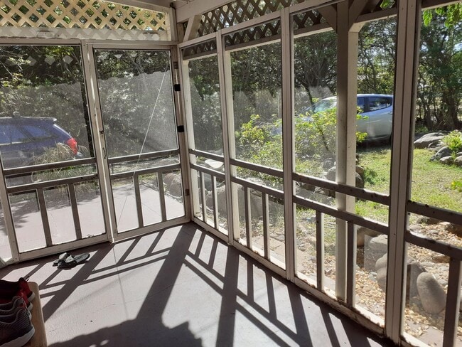 Building Photo - $1850. Garden Studio INCLUDES ALL UTILITES + WIFI INTERNET. Furnished.