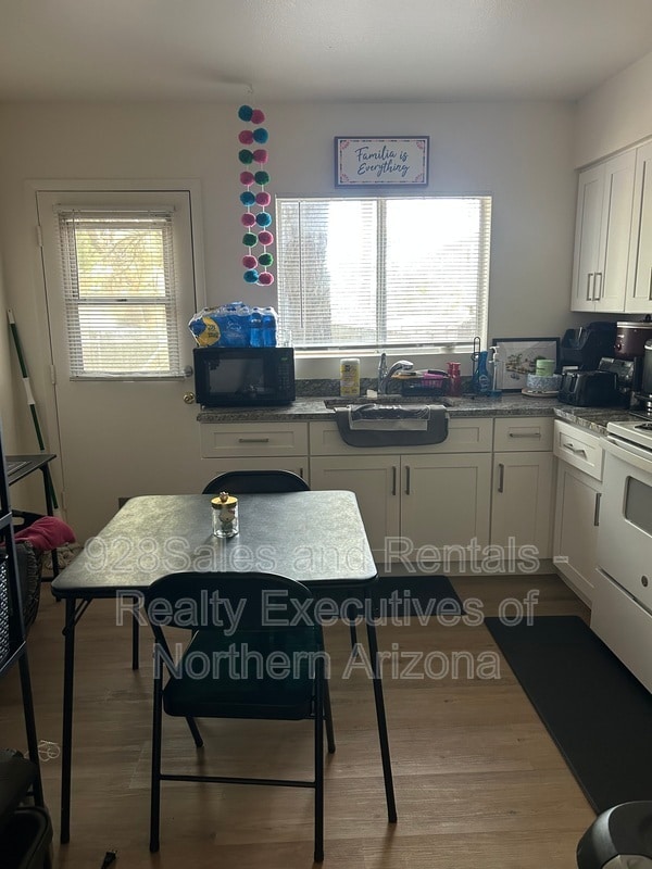 Photo - 2920 N Center St Unit #7