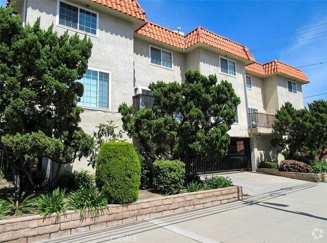 Building Photo - 315 W Alameda Ave Rental
