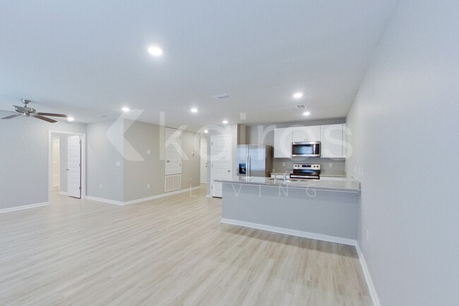 Photo - 4758 Malay Cir