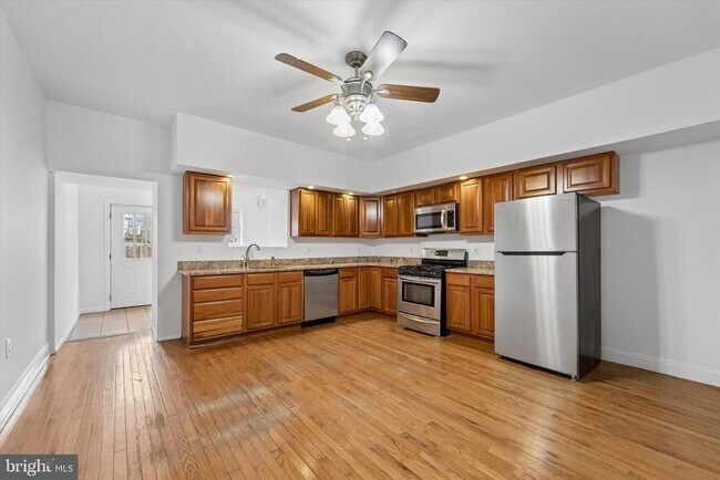 Photo - 3452 Sunnyside Ave