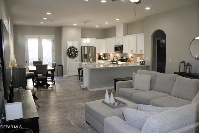 Photo - 754 Flexford St