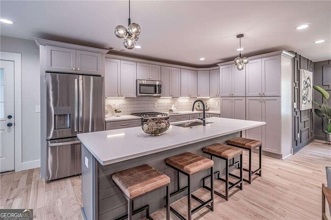 Photo - 605 Blake Ave SE