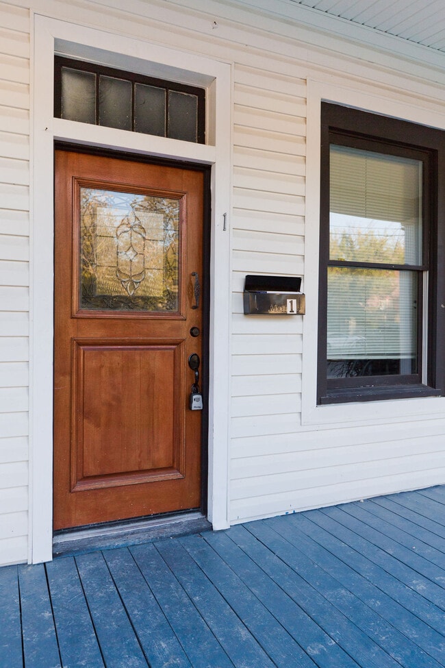 Photo - 2511 N Flores St