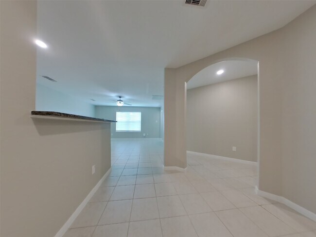 Photo - 540 Red Dusk Paint Dr