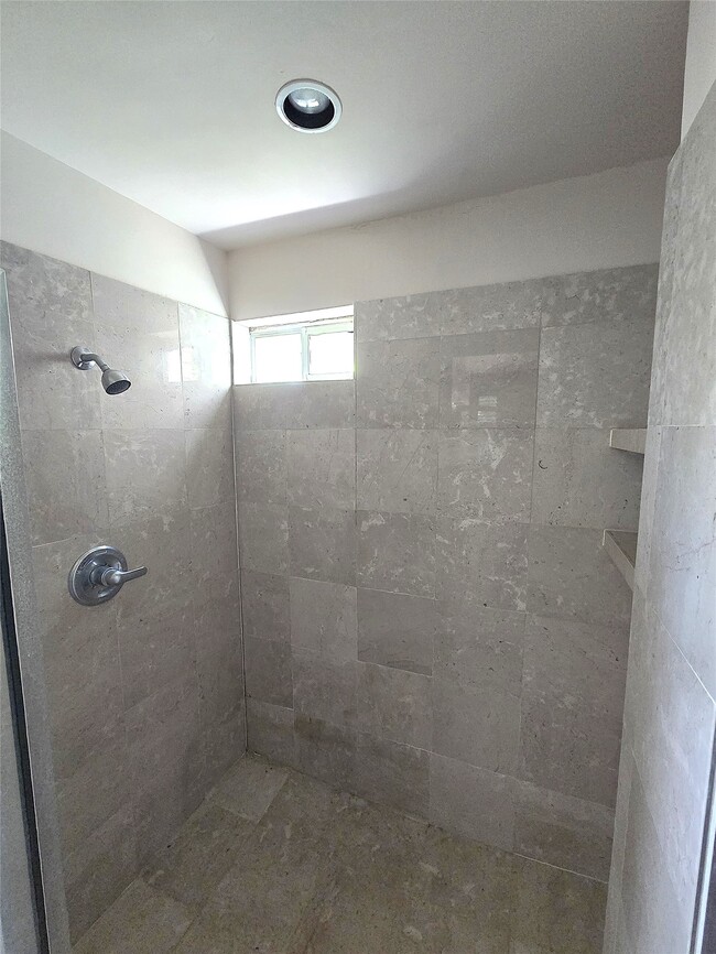 3231 Hemingway Dr