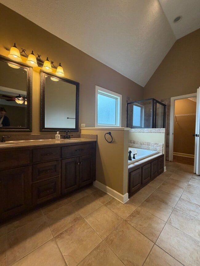 7 Roanoak Cove