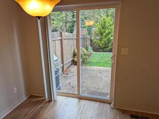 Photo - 407-409 Madrona Ave SE Unit 409