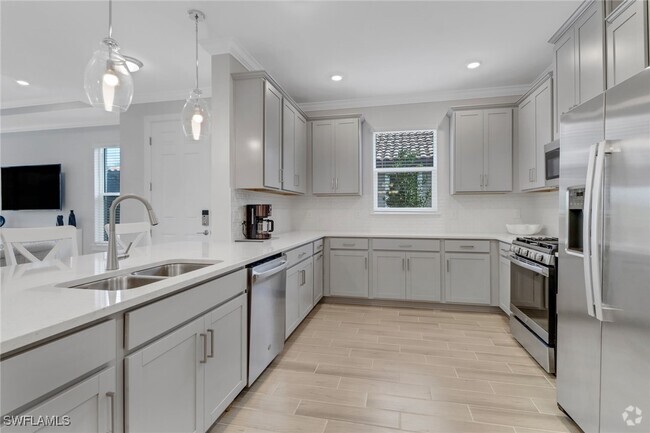 Building Photo - 15561 Vittorio St Rental