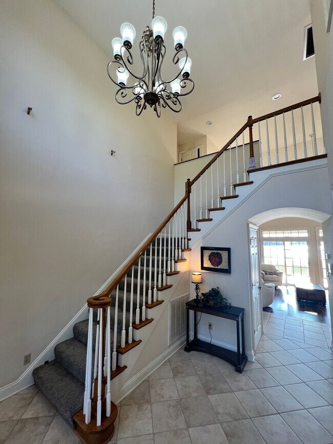 Large 3 bed, 3 Bath, River Front, SemiPr... House House Rental in