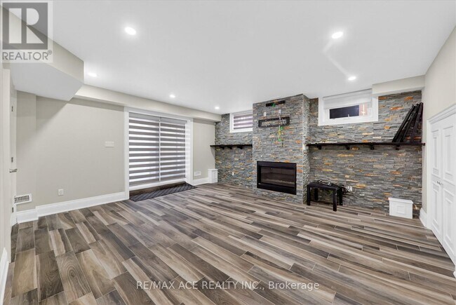 Photo - 90 Colonial Ave