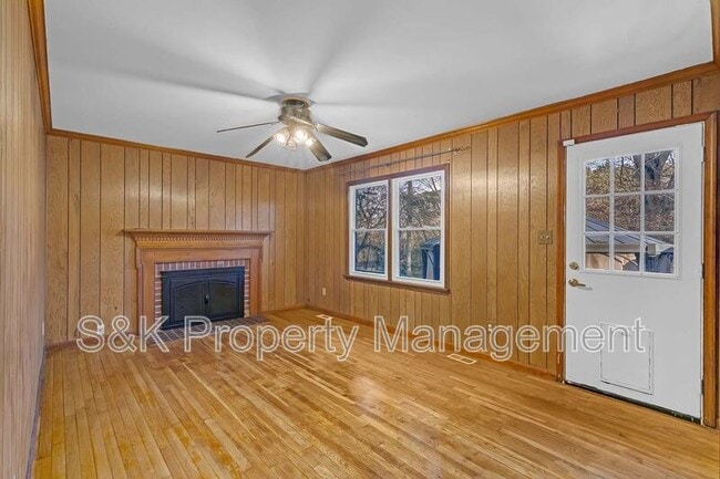 Photo - 350 Hughes Dr