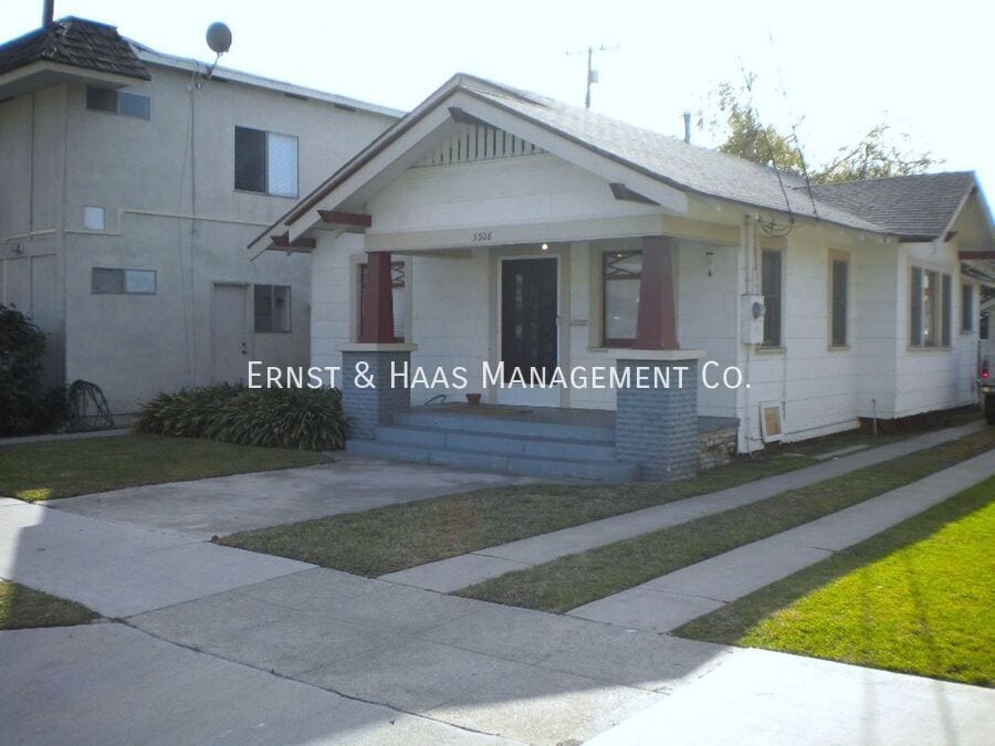 Photo - 3308 E 3rd St