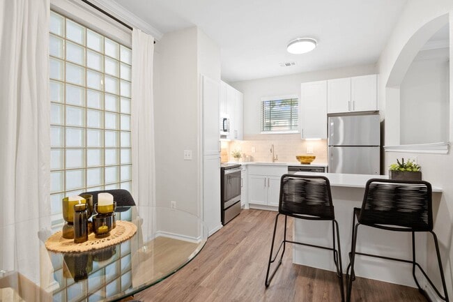 Photo - Mission Gate