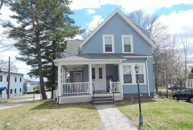 Photo - 532 Blackstone St Unit 1