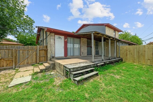 Photo - 202 Northcrest Cir