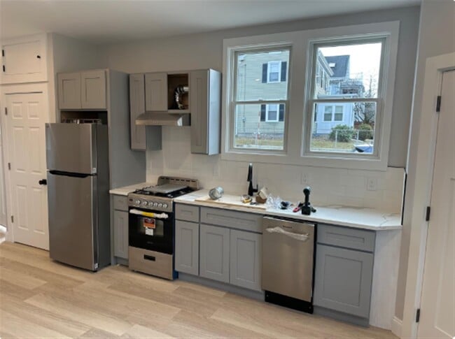 Building Photo - 105 Winthrop St Unit 1