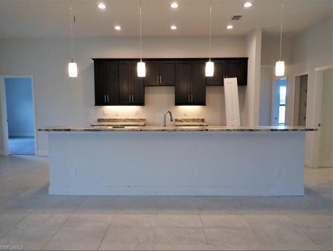 Photo - 815 SW 11th Ct