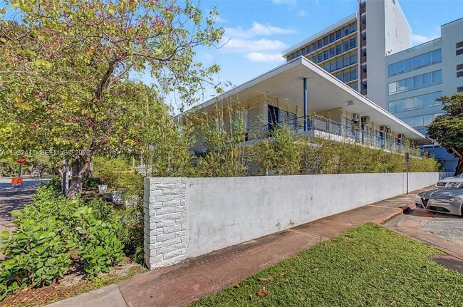 Photo - 1685 Jefferson Ave Unidad 17