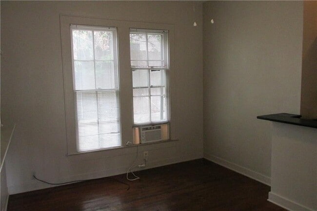 Photo - 704 W 22nd St