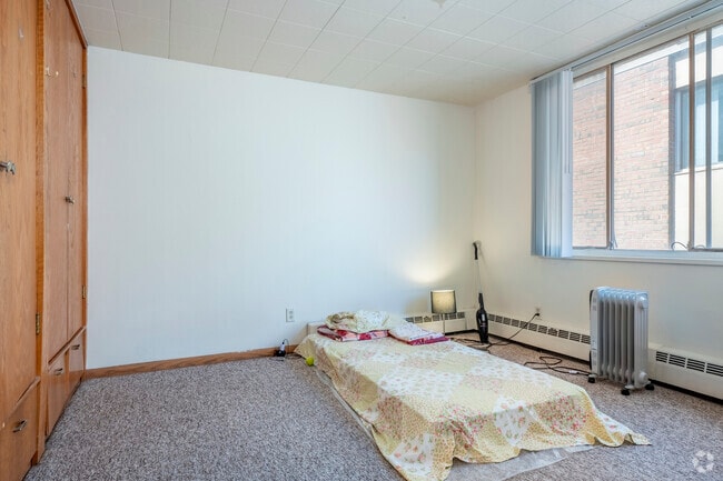 2BR, 1BA - 480SF - Bedroom