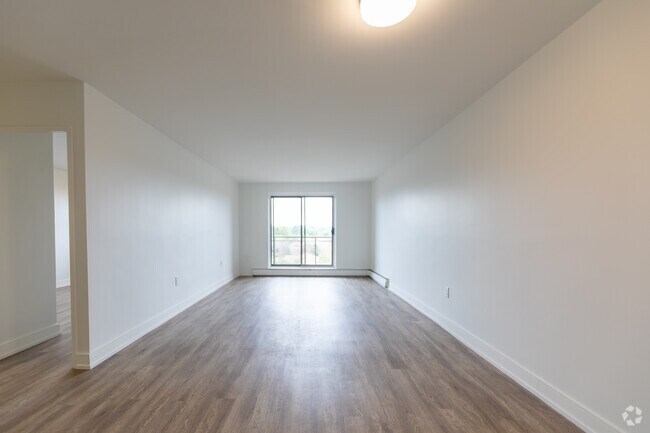 1BR, 1BA - 778SF - Living Room - 1560, 1570, 1580 Adelaide Street North