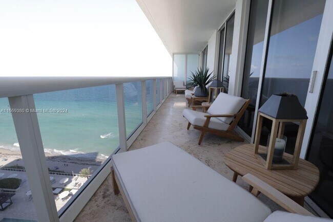 Building Photo - 1830 S Ocean Dr Unit 2011 Rental