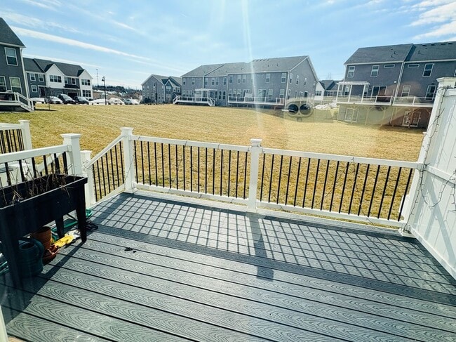 Photo - 213 Catalpa Ln