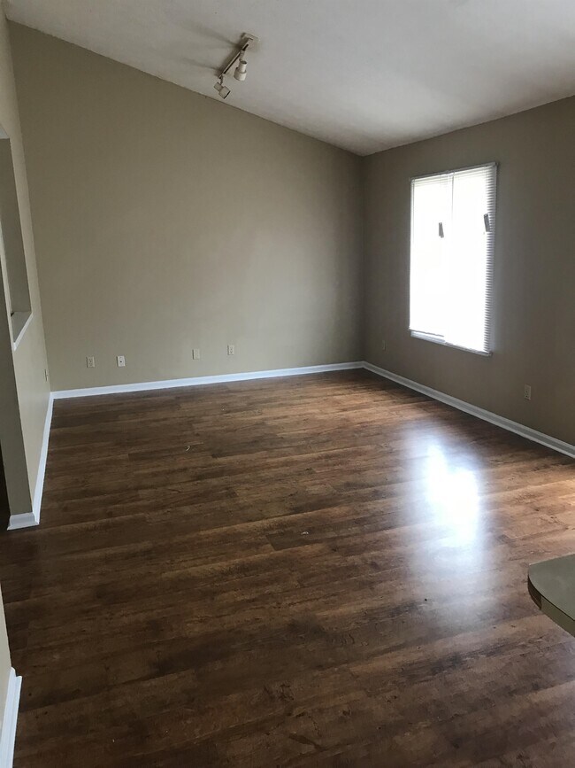 Photo - 1655 Foxhaven Dr Unidad 208