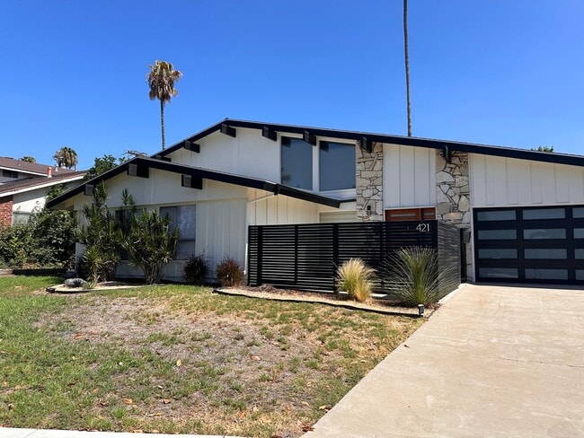 421 Larry Ln