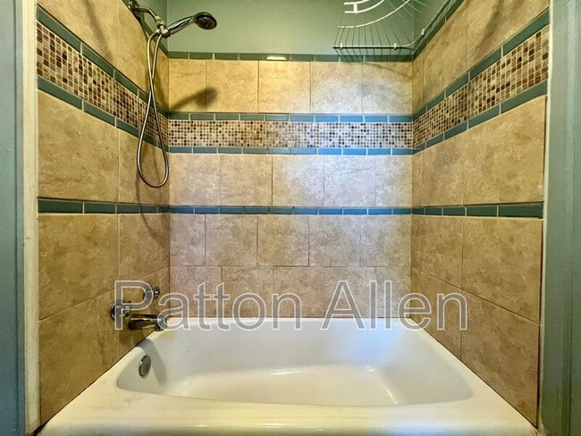 Photo - 130 Edwin Pl Unit Apt 3