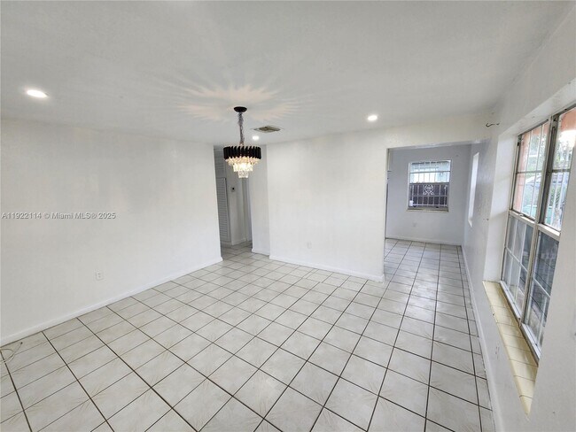 Photo - 1340 NE 146th St Unit A