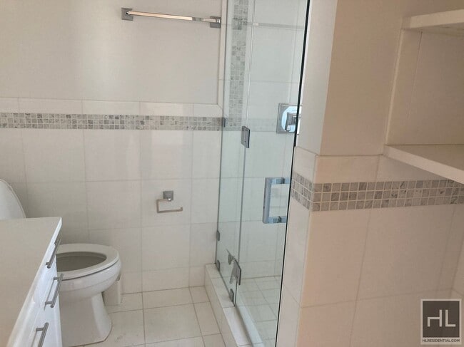 Photo - Christopher Street Unidad 14H