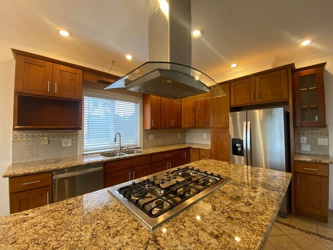 Photo - 3 bedroom Renton home with views!