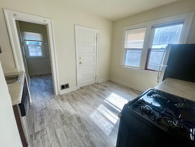 Photo - 2570 N Murray Ave Unit 02