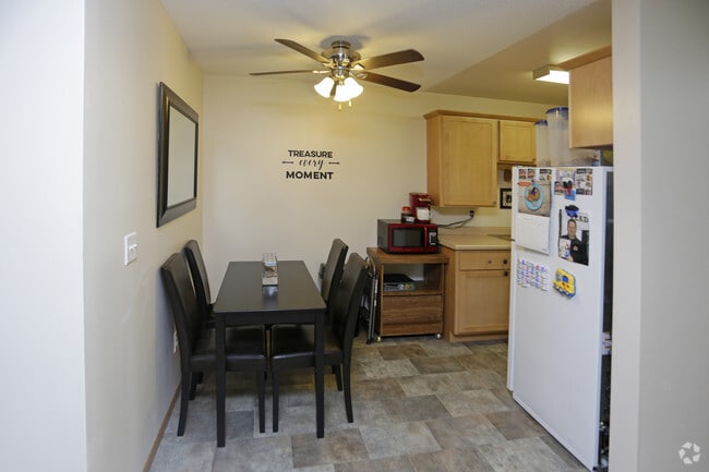 Photo - River Glen Apartments