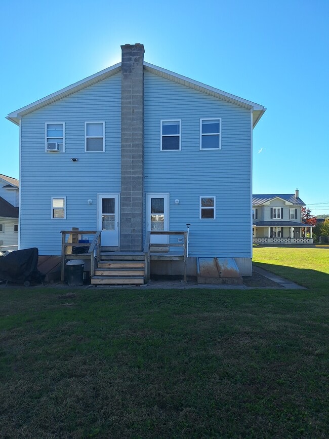 Photo - 145 Honeymoon St