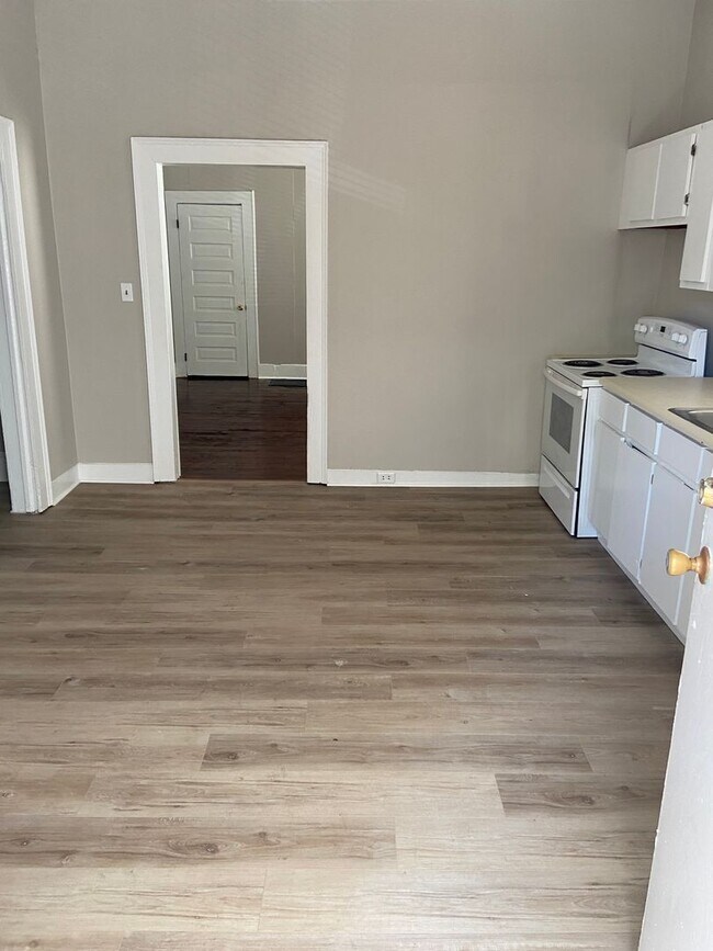 Photo - ***4 Bedroom / 1 Bathroom Home for Rent in...