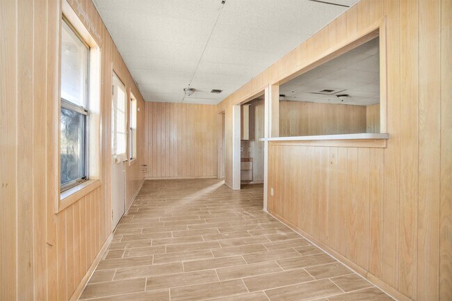 Photo - 601 S Cochran St