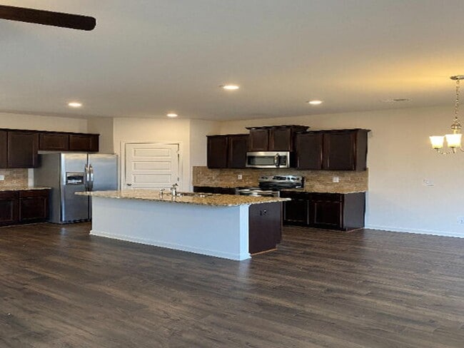 Building Photo - 3081 Pepperhill Dr