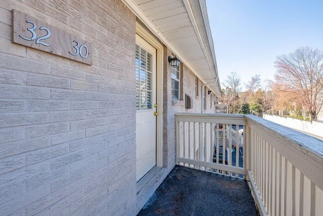 Photo - Peachtree Hills Court, 2-bedroom Atlanta a...