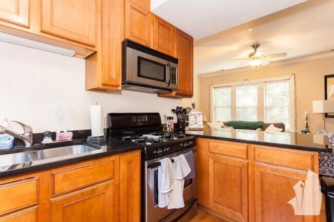 Photo - 2 bedroom in Chicago IL 60613 Unidad 1