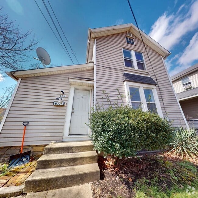 Building Photo - 139 N Water Ave Unit 1 Rental